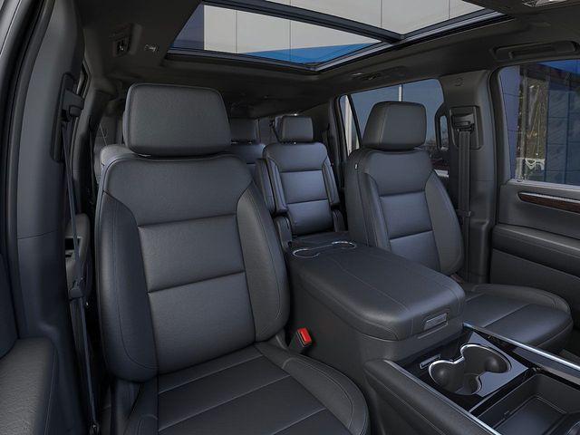 2025 Chevrolet Suburban Vehicle Photo in DANBURY, CT 06810-5034