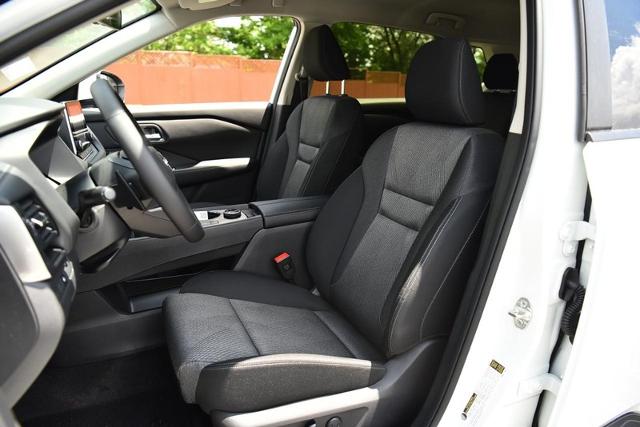 2025 Nissan Rogue Vehicle Photo in Ballwin, MO 63011