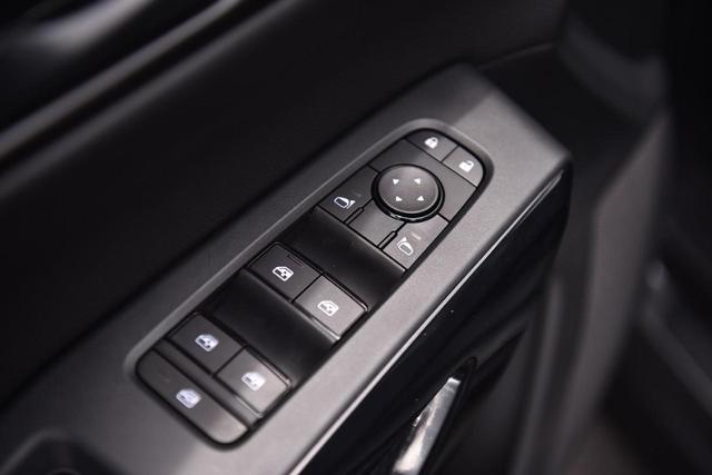 2025 Nissan Pathfinder Vehicle Photo in Ballwin, MO 63011