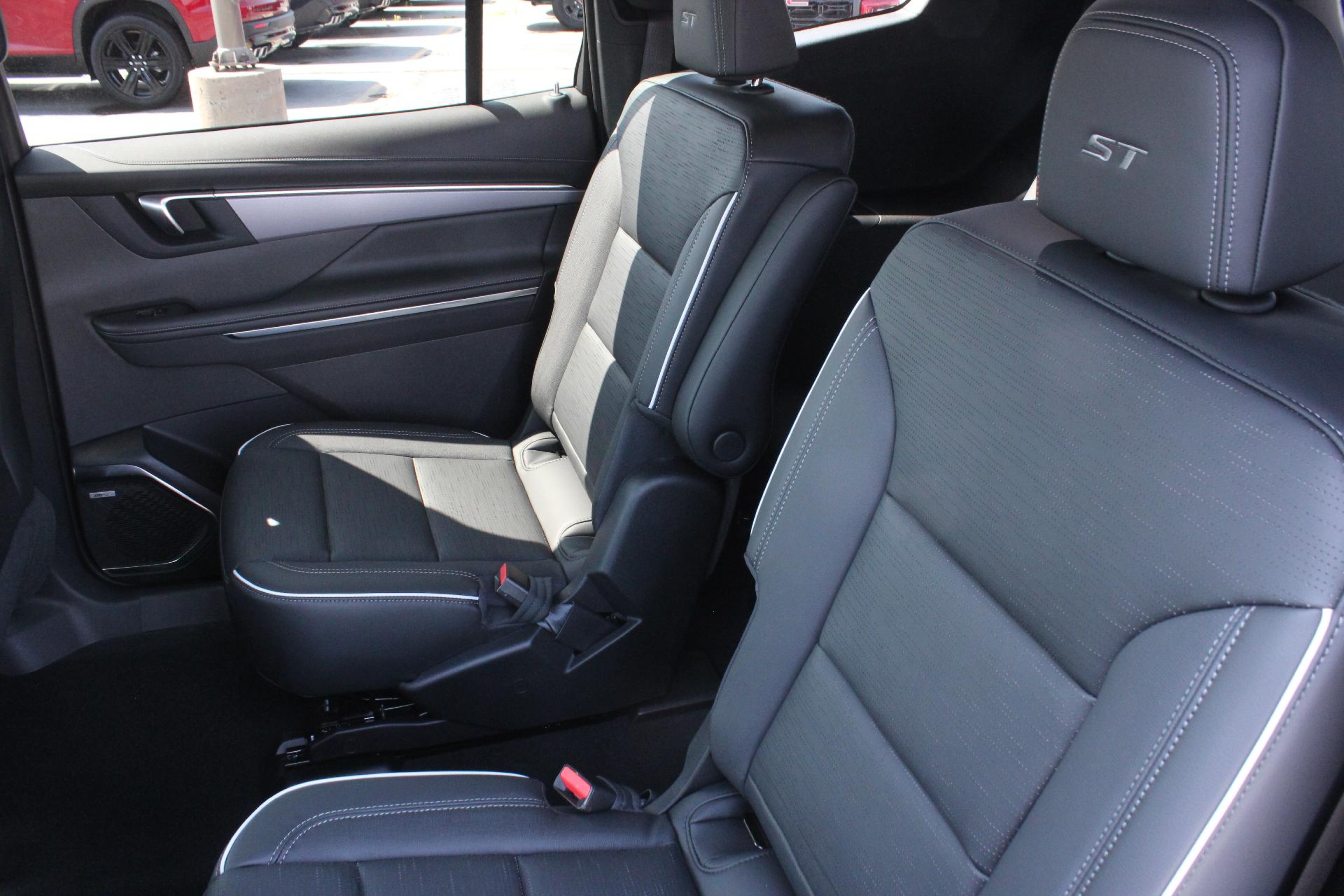 2025 Buick Enclave Vehicle Photo in AURORA, CO 80012-4011