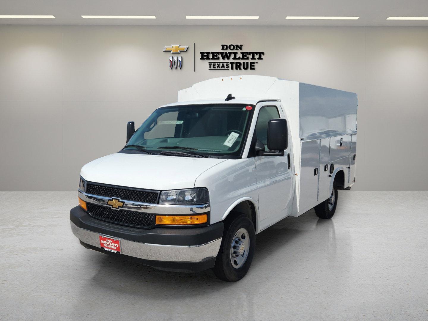2025 Chevrolet Express Cutaway 3500 Vehicle Photo in GEORGETOWN, TX 78626-7508