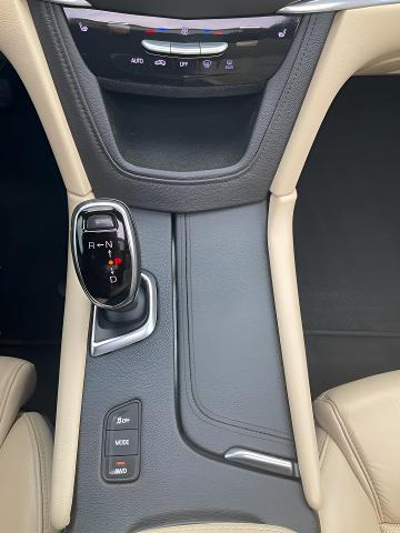 2017 Cadillac XT5 Vehicle Photo in Kaukauna, WI 54130