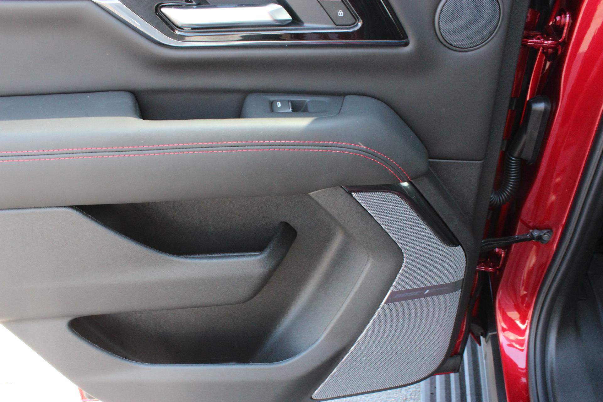 2025 GMC Yukon Vehicle Photo in AURORA, CO 80012-4011