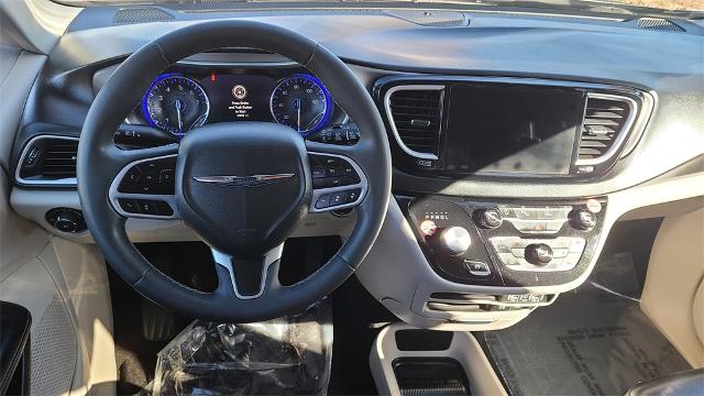 2022 Chrysler Pacifica Vehicle Photo in FLAGSTAFF, AZ 86001-6214