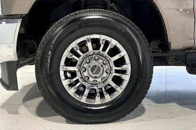 2020 Ford Super Duty F-250 SRW Vehicle Photo in TOPEKA, KS 66609-0000