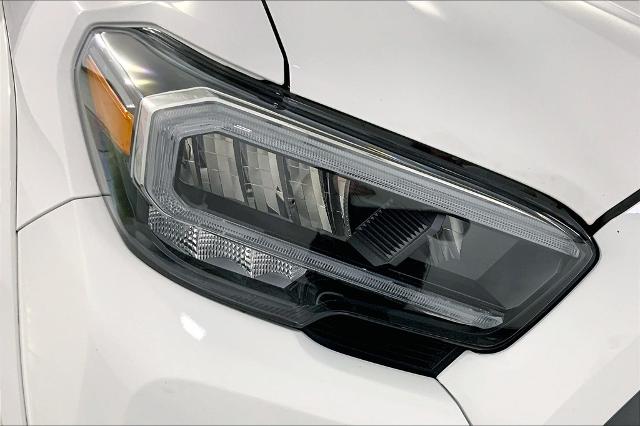 2021 Toyota Tacoma 4WD Vehicle Photo in Kansas City, MO 64114