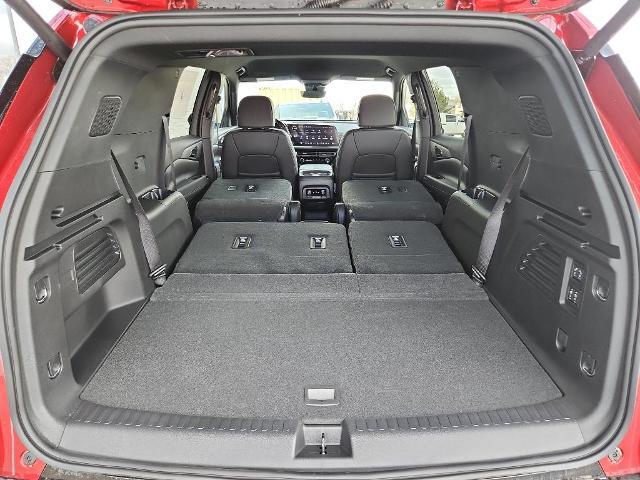2025 Chevrolet Traverse Vehicle Photo in HAYS, KS 67601-1994