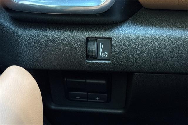 2025 GMC Canyon Vehicle Photo in ELK GROVE, CA 95757-8703