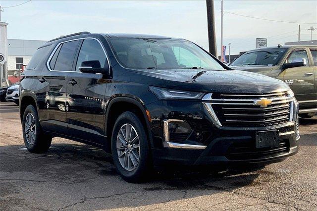 2022 Chevrolet Traverse Vehicle Photo in TOPEKA, KS 66609-0000