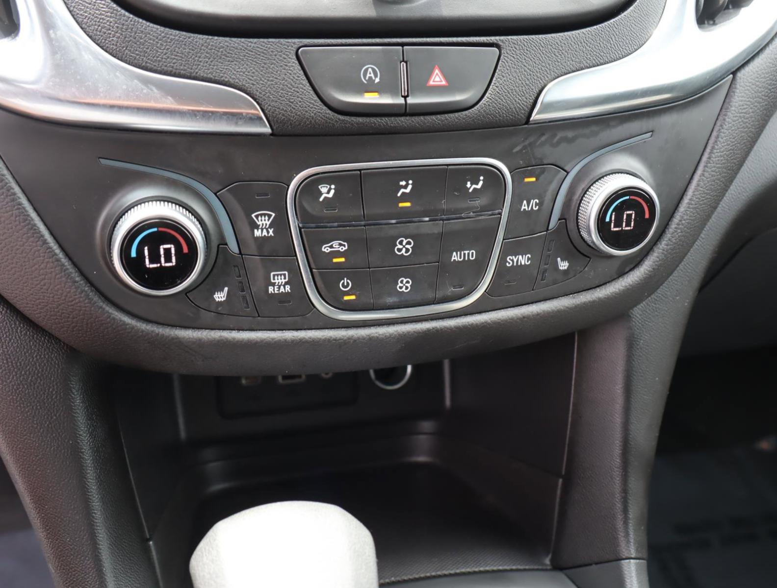 2024 Chevrolet Equinox Vehicle Photo in LOS ANGELES, CA 90007-3794