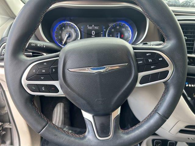 2018 Chrysler Pacifica Vehicle Photo in MEDINA, OH 44256-9631