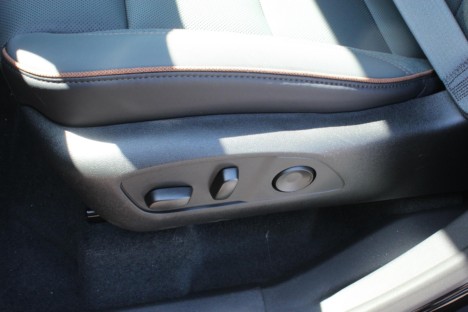 2025 GMC Acadia Vehicle Photo in AURORA, CO 80012-4011