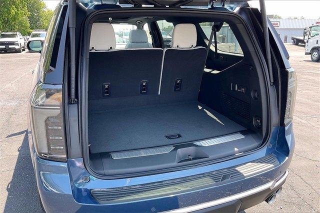2025 Chevrolet Suburban Vehicle Photo in INDEPENDENCE, MO 64055-1314