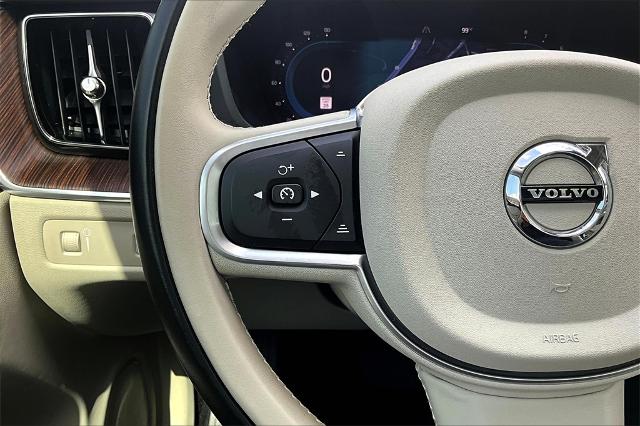 2022 Volvo XC60 Vehicle Photo in Houston, TX 77007