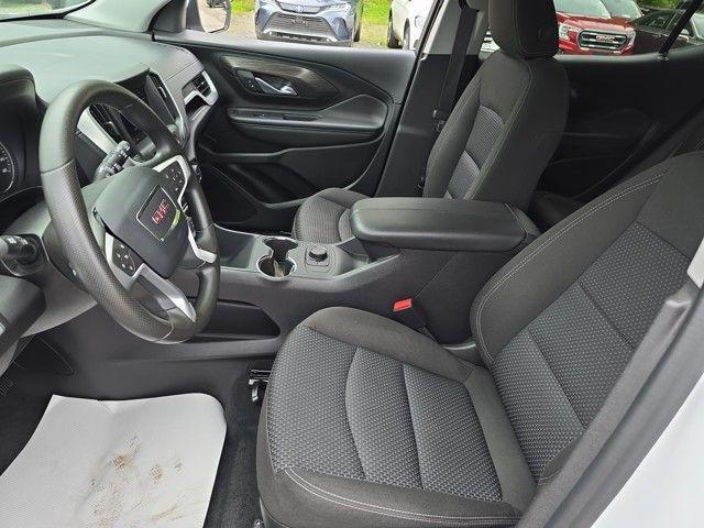 2024 GMC Terrain Vehicle Photo in Pleasant Hills, PA 15236