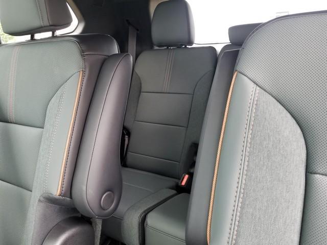 2025 GMC Acadia Vehicle Photo in ELYRIA, OH 44035-6349