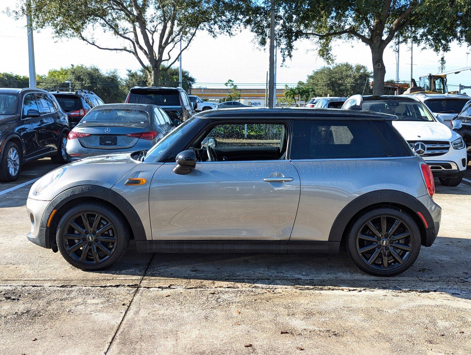 2018 MINI Cooper Hardtop 2 Door Vehicle Photo in Pembroke Pines , FL 33084