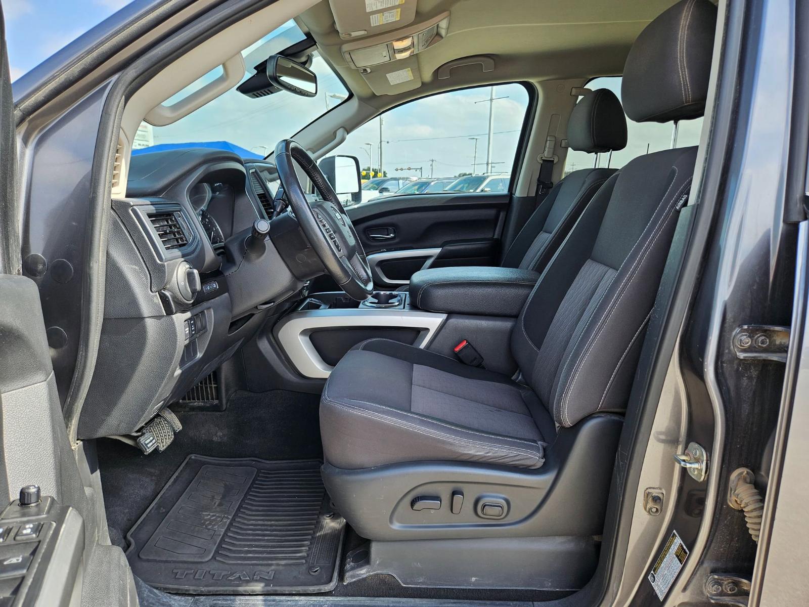 2022 Nissan Titan XD Vehicle Photo in Seguin, TX 78155