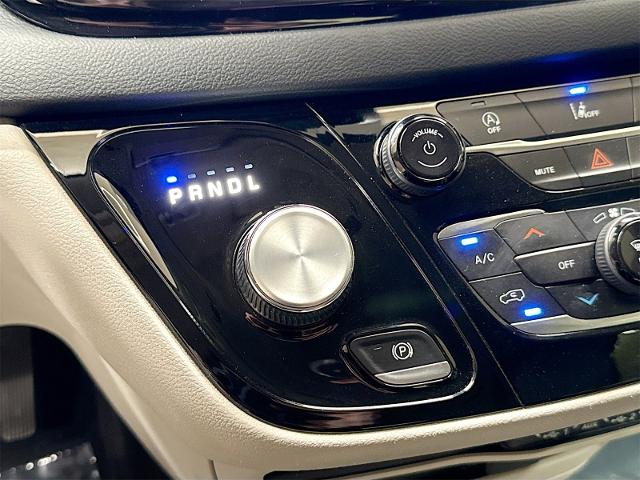 2022 Chrysler Pacifica Vehicle Photo in EVERETT, WA 98203-5662