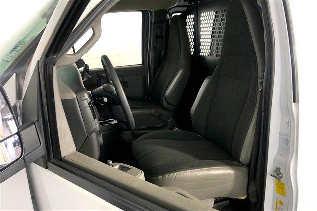 2023 GMC Savana Cargo 2500 Vehicle Photo in KANSAS CITY, MO 64114-4502