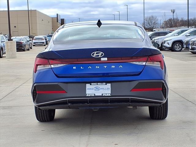 2025 Hyundai ELANTRA Vehicle Photo in Peoria, IL 61615