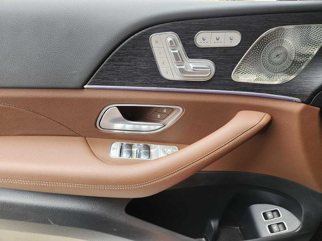 2025 Mercedes-Benz GLE Vehicle Photo in HOUSTON, TX 77079