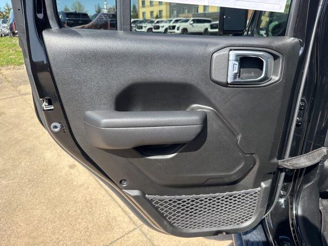 2024 Jeep Gladiator Vehicle Photo in MEDINA, OH 44256-9631