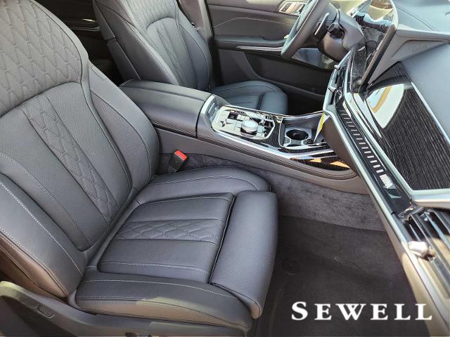2025 BMW X7 M60i Vehicle Photo in PLANO, TX 75024