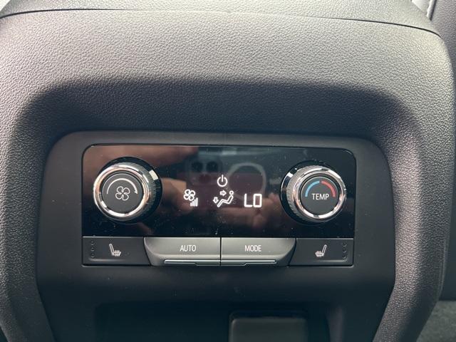 2025 Chevrolet Traverse Vehicle Photo in GREEN BAY, WI 54304-5303