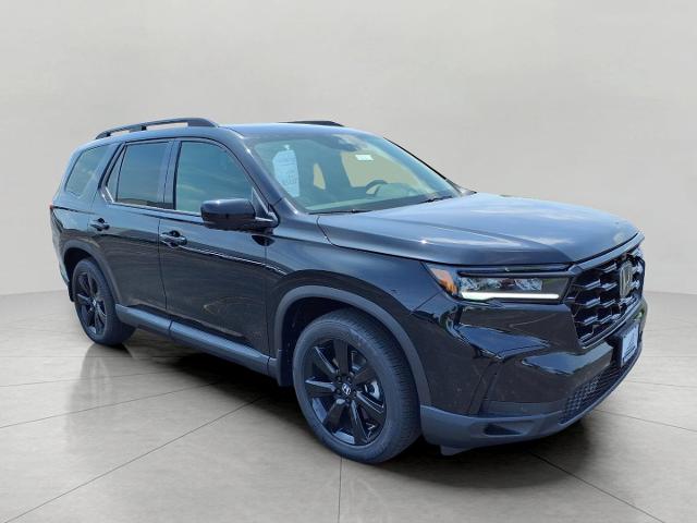 2025 Honda Pilot Vehicle Photo in Oshkosh, WI 54904