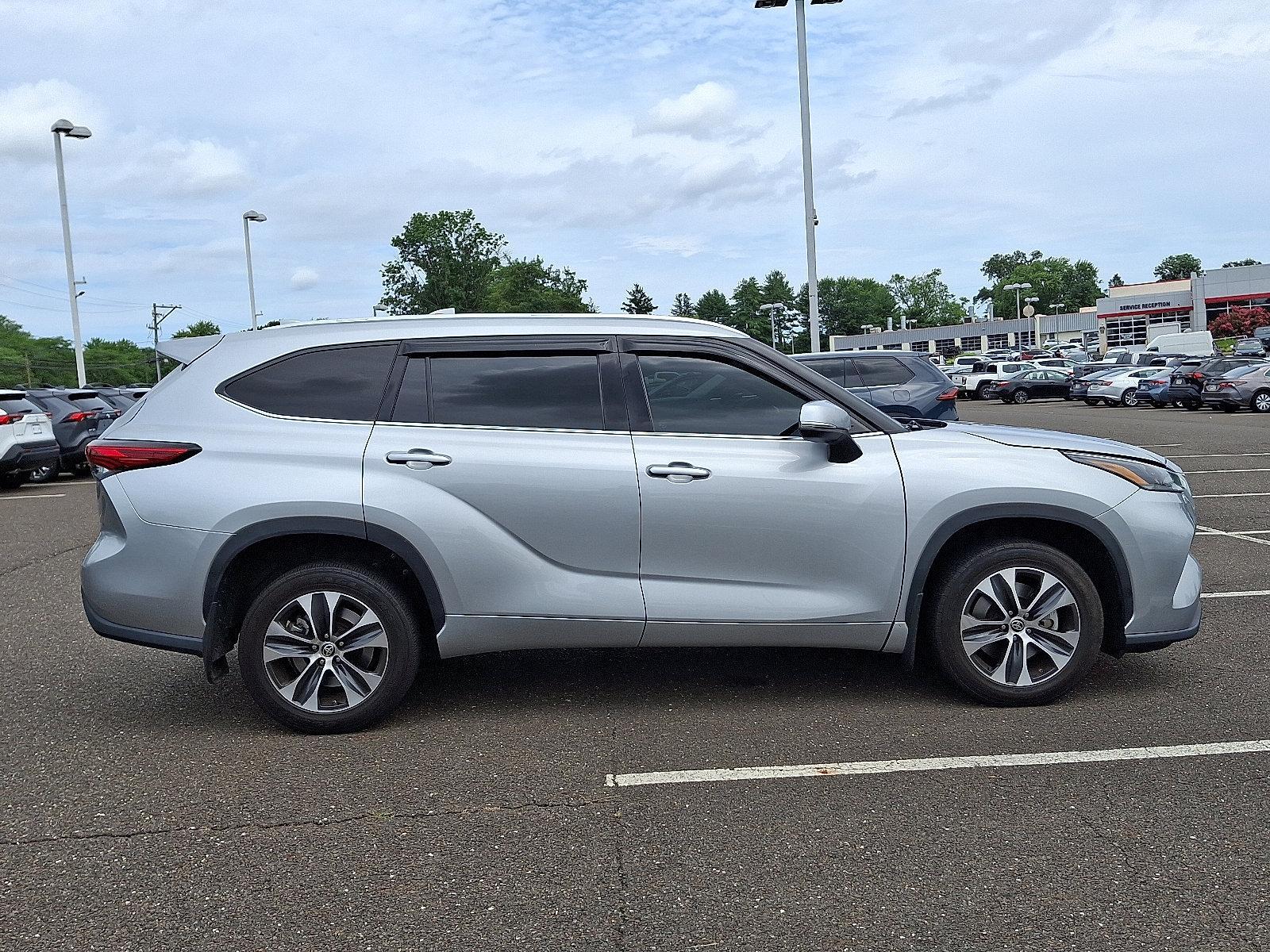 2021 Toyota Highlander Vehicle Photo in Trevose, PA 19053