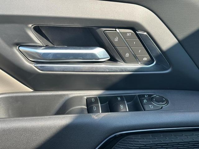2026 Chevrolet Silverado EV Vehicle Photo in COLUMBIA, MO 65203-3903