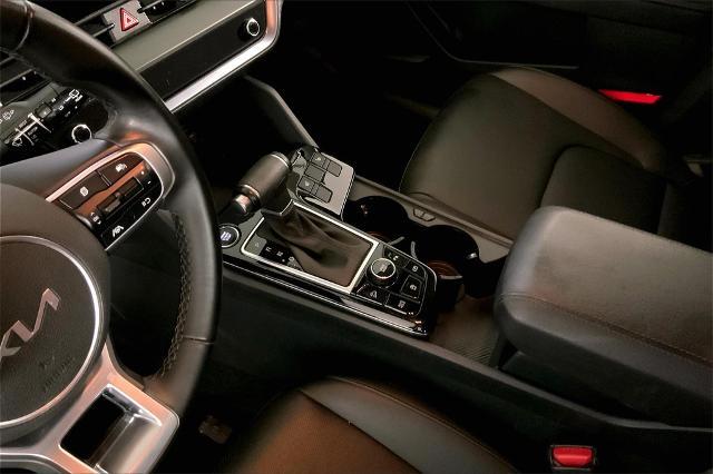 2024 Kia Sportage Vehicle Photo in Lees Summit, MO 64086
