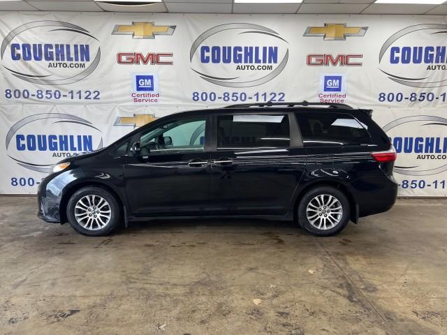 Used 2018 Toyota Sienna XLE with VIN 5TDYZ3DC4JS945630 for sale in London, OH