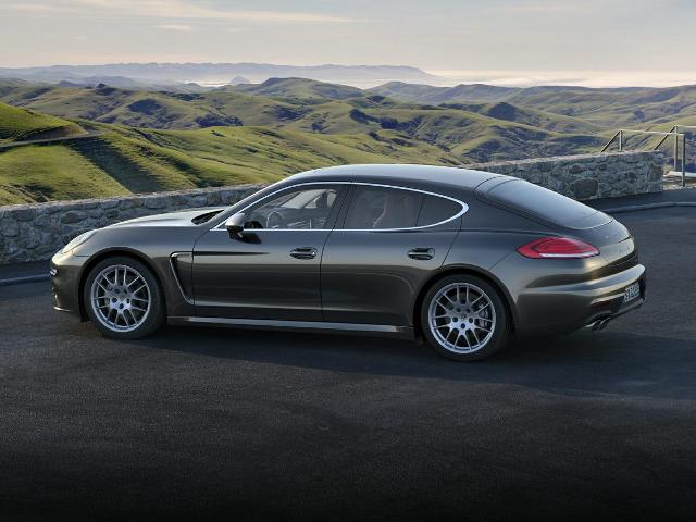 2014 Porsche Panamera Vehicle Photo in Lees Summit, MO 64086