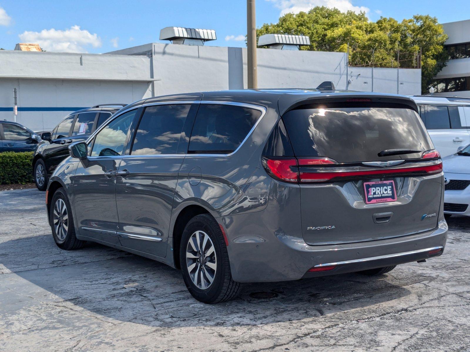 2022 Chrysler Pacifica Vehicle Photo in MIAMI, FL 33134-2699