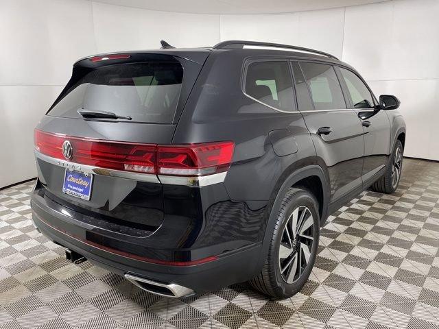 2024 Volkswagen Atlas Vehicle Photo in PHOENIX, AZ 85014-3381