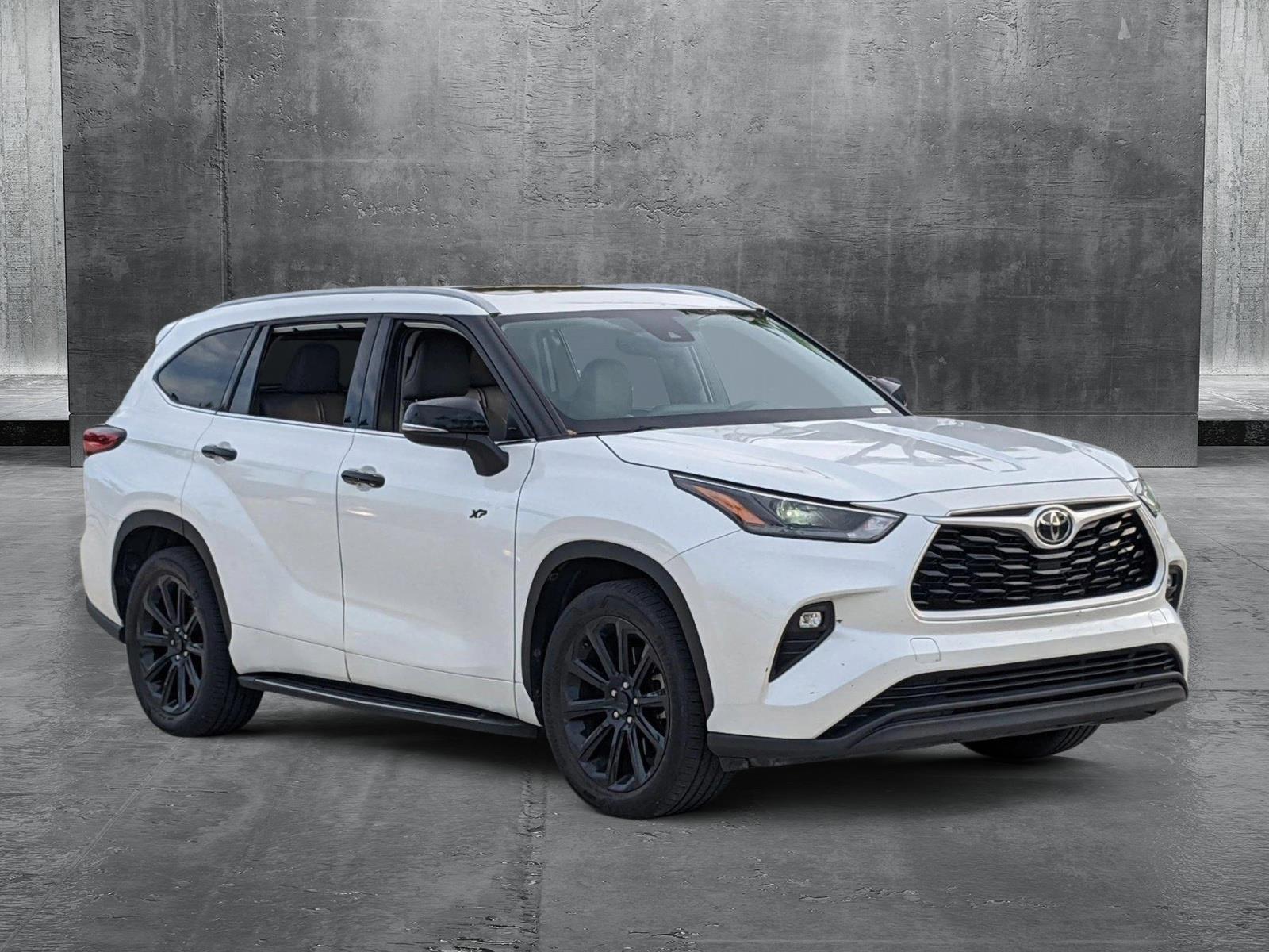 2022 Toyota Highlander Vehicle Photo in Davie, FL 33331