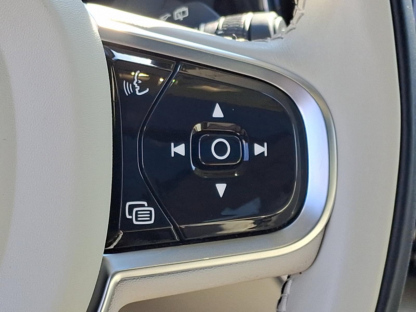 2023 Volvo XC60 Vehicle Photo in Trevose, PA 19053