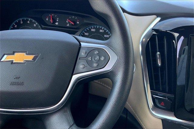 2022 Chevrolet Traverse Vehicle Photo in TOPEKA, KS 66609-0000
