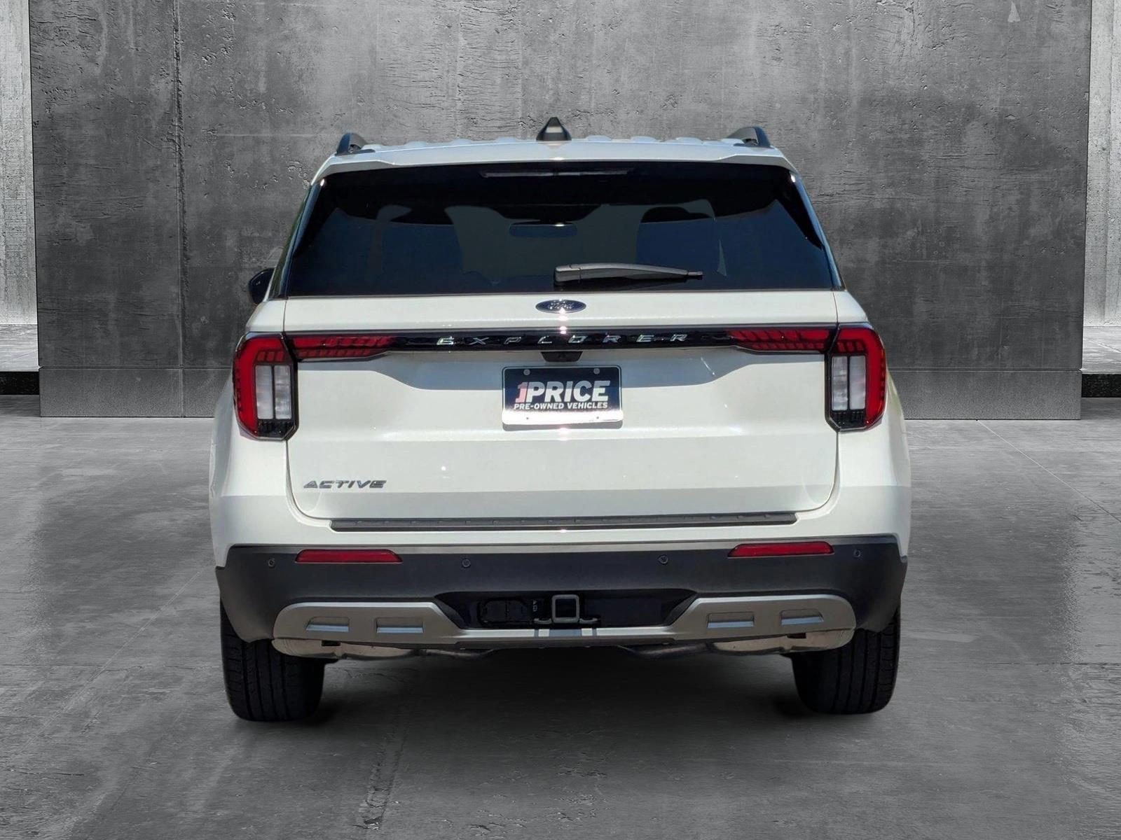 2025 Ford Explorer Vehicle Photo in St. Petersburg, FL 33713