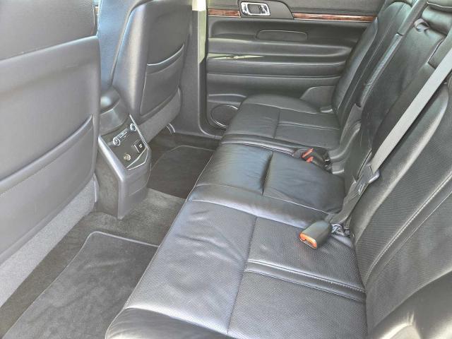 2017 Lincoln MKT Vehicle Photo in DENTON, TX 76210-9321