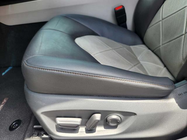 2019 Toyota Camry Vehicle Photo in DENTON, TX 76210-9321