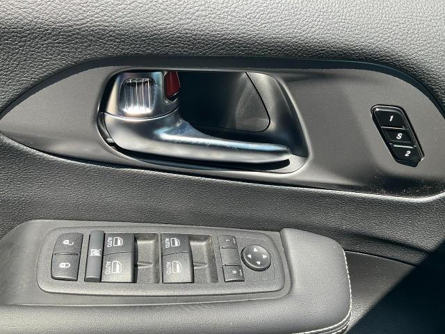 2025 Chrysler Pacifica Vehicle Photo in Kaukauna, WI 54130