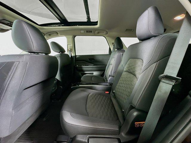 2023 Nissan Pathfinder Vehicle Photo in Flemington, NJ 08822