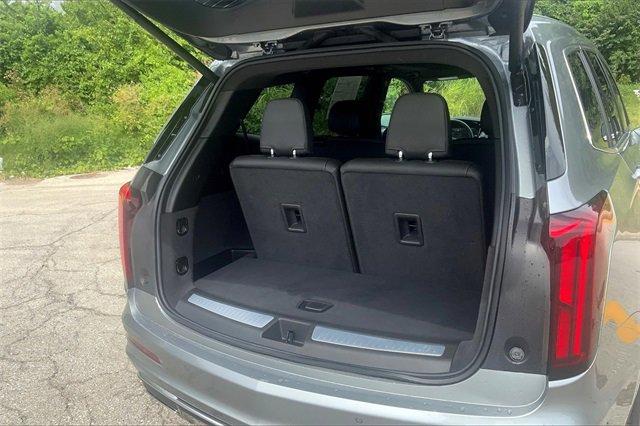 2025 Cadillac XT6 Vehicle Photo in KANSAS CITY, MO 64114-4545