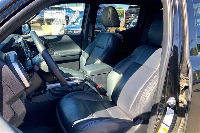 2023 Toyota Tacoma 4WD Vehicle Photo in KANSAS CITY, MO 64114-4502