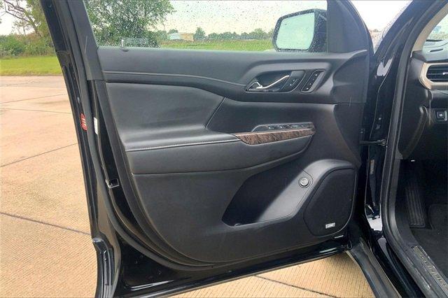 2023 GMC Acadia Vehicle Photo in TOPEKA, KS 66609-0000