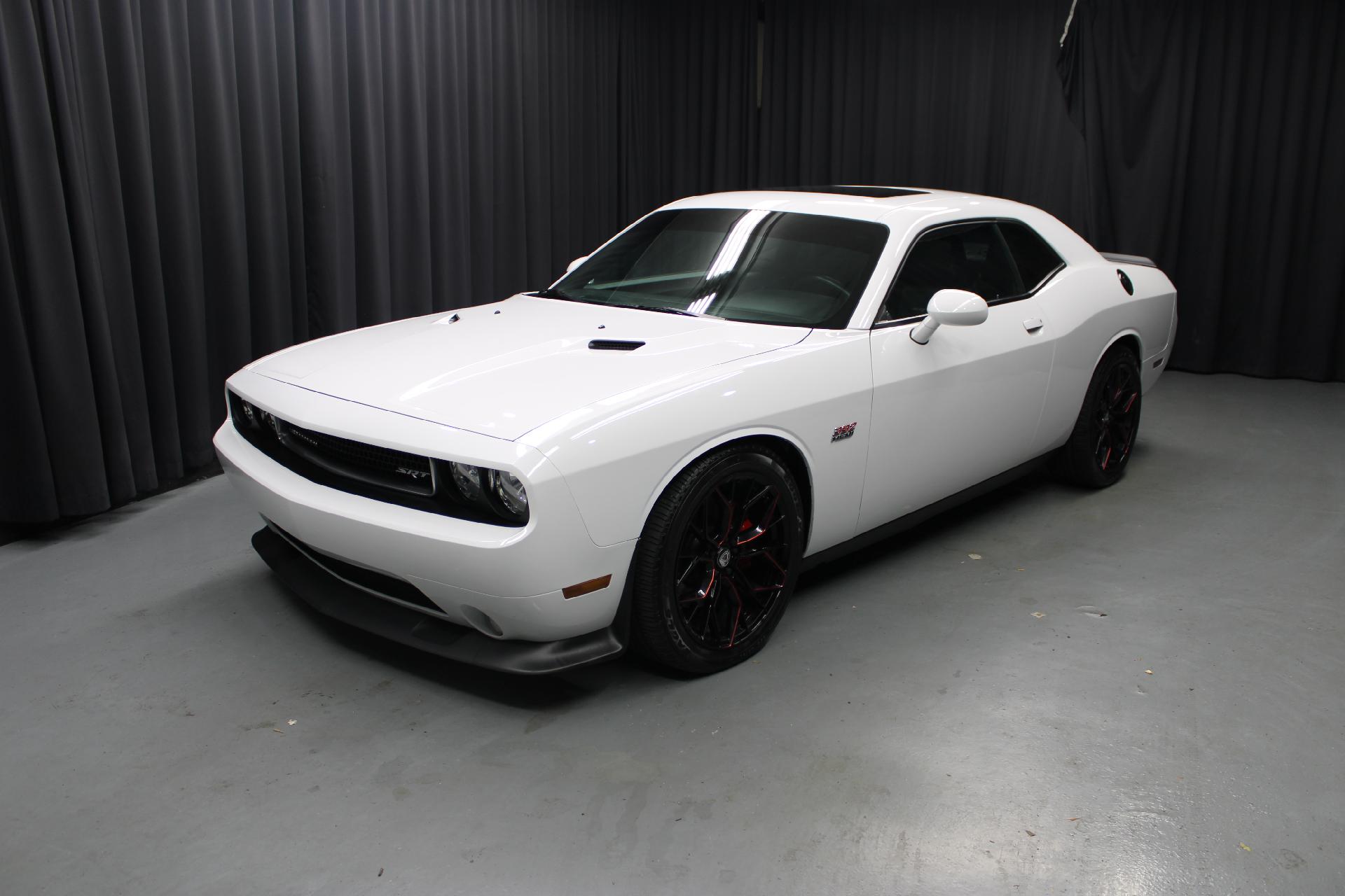 Used 2012 Dodge Challenger SRT8 with VIN 2C3CDYCJ5CH114617 for sale in Rittman, OH