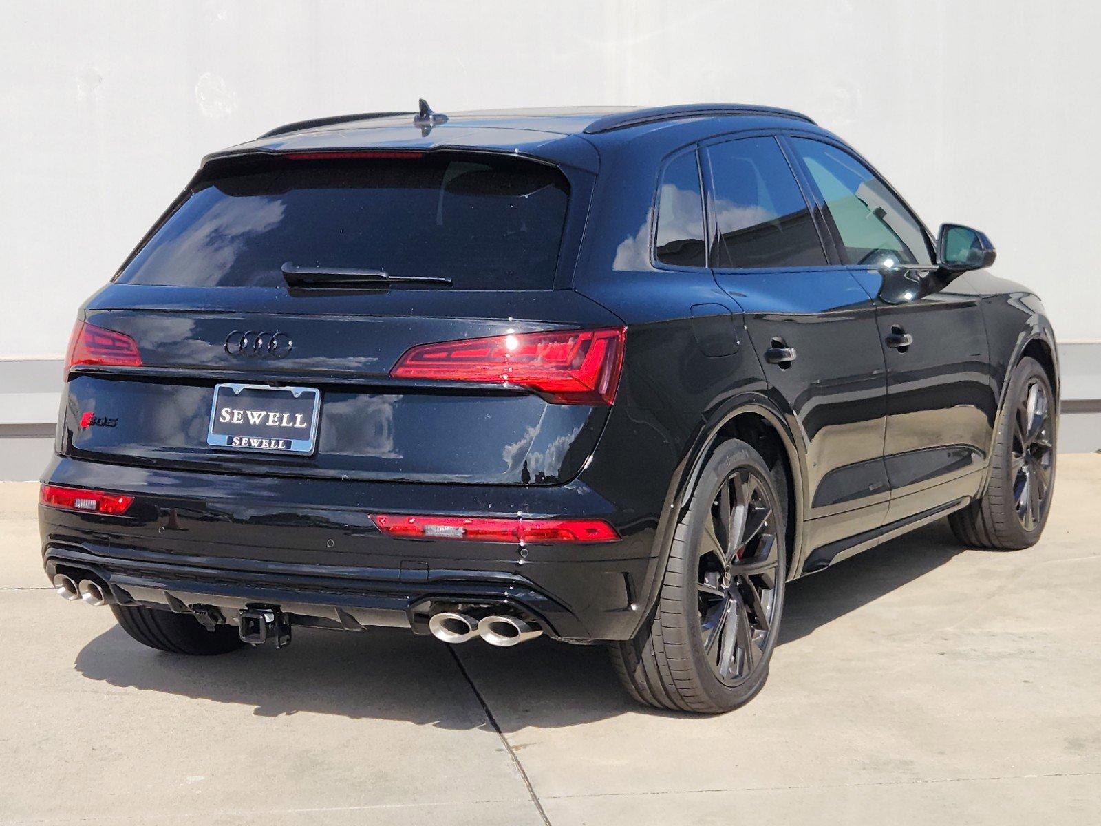 2025 Audi SQ5 Vehicle Photo in SUGAR LAND, TX 77478